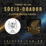 Descrição da imagem #PraCegoVer: Imagem no formato quadrado. A imagem tem fundo preto com imagens em marca d’água de várias pessoas. Nela estão as seguintes informações, em letras na cor dourado: Torne-se um sócio-doador e apoie nossa causa. Abaixo estão os logos da APAE DE SÃO PAULO e do TripleC. No rodapé da imagem está escrito o endereço do site do Triplec (triplec.com.br) e abaixo está a frase Champions Challenge for Causes. Fim da descrição.