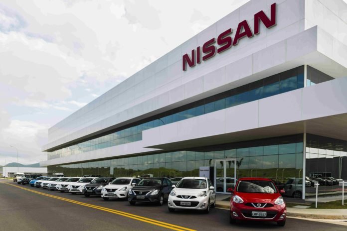 Descrição da imagem #PraCegoVer: Imagem no formato retangular, na horizontal. Fachada de uma das lojas da rede de atendimento Nissan. Fim da descrição.