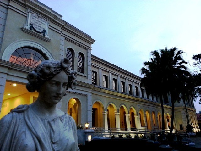 Descrição da imagem #PraCegoVer: Fachada do Museu da Imigração. Fim da descrição.