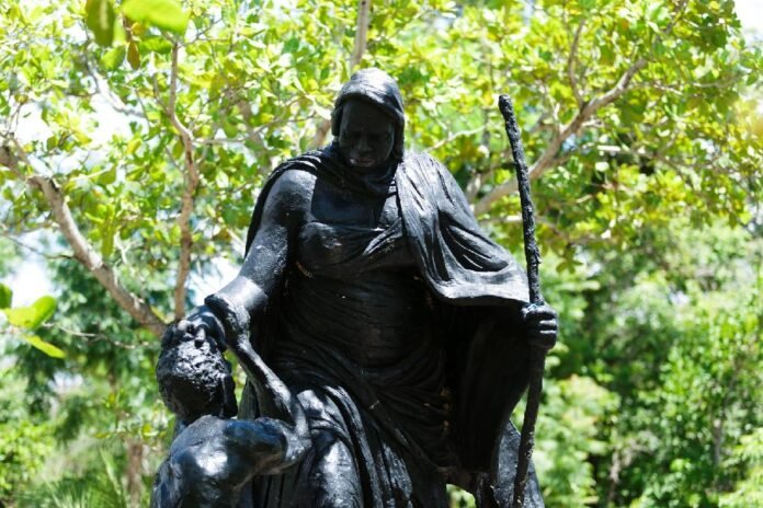 Descrição da imagem #pracegover: Foto do monumento à Mãe Bonifácia, em Cuiabá. Fim da descrição.