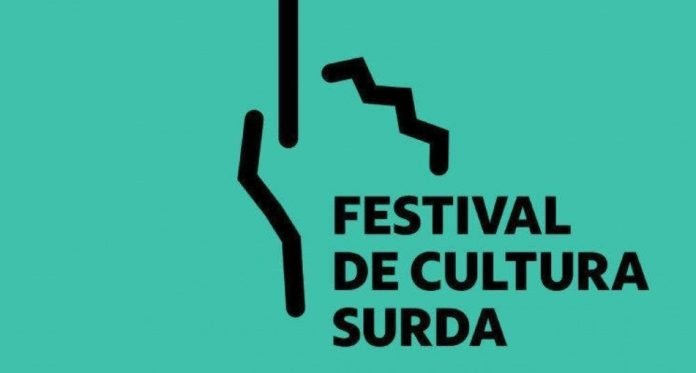 Descrição da imagem: Arte de divulgação do evento. A imagem tem fundo verde. Nela está a imagem do contorno de uma mão com os dizeres: Festival de Cultura Surda. Fim da descrição.