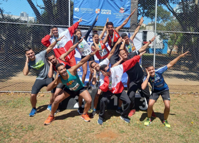 Descrição da imagem: foto dos surdoatletas de Atletismo. Fim da descrição.