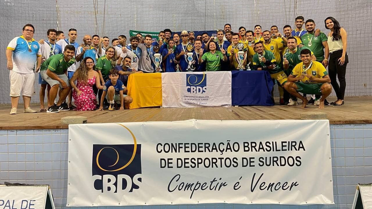 #descricaodaimagem foto das equipes que participaram do evento. Fim da descrição.