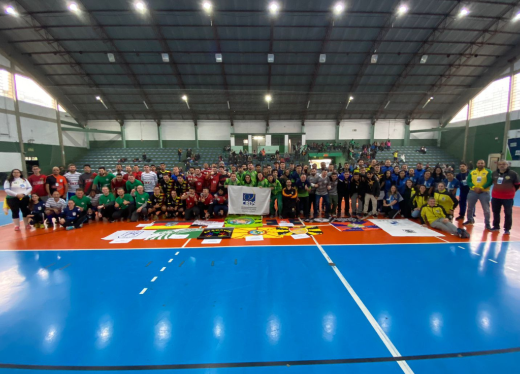 #descricaodaimagem #pratodosverem foto dos surdoatletas durante a Copa Sul de Futsal e Basquete.