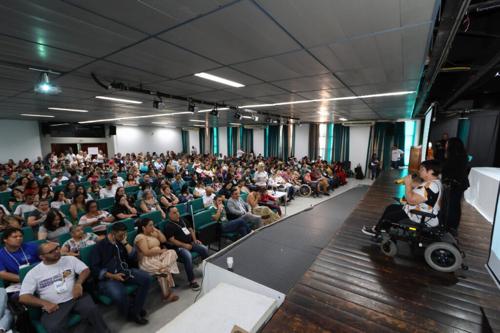 #descricaodaimagem #pratodosverem foto dos participantes da conferência.