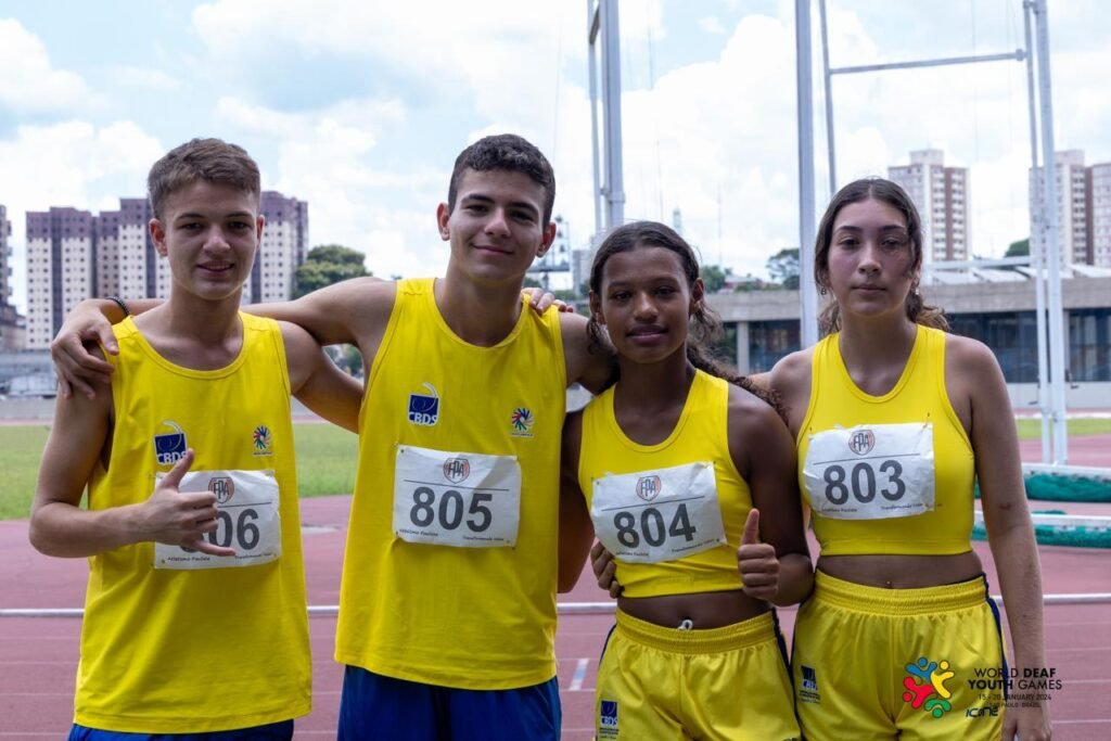 #descriçãodaimagem #pratodosverem foto dos surdoatletas da equipe de atletismo.