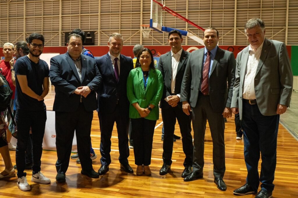#descriçãodaimagem #pratodosverem foto de autoridades.