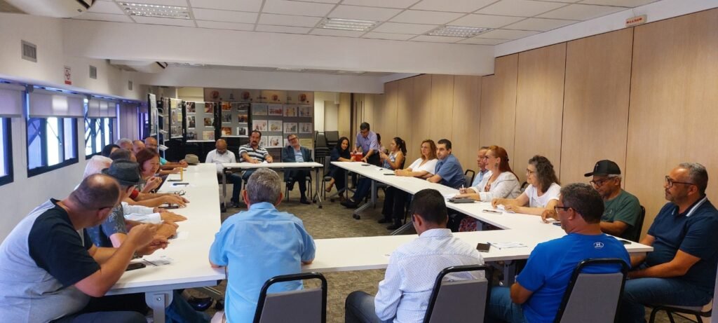 #descriçãodaimagem #pratodosverem foto dos participantes do evento.