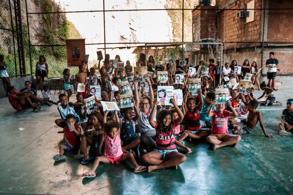 #descriçãodaimagem #pratodosverem foto dos jovens atendidos pelo projeto Incluir na Comunidade.