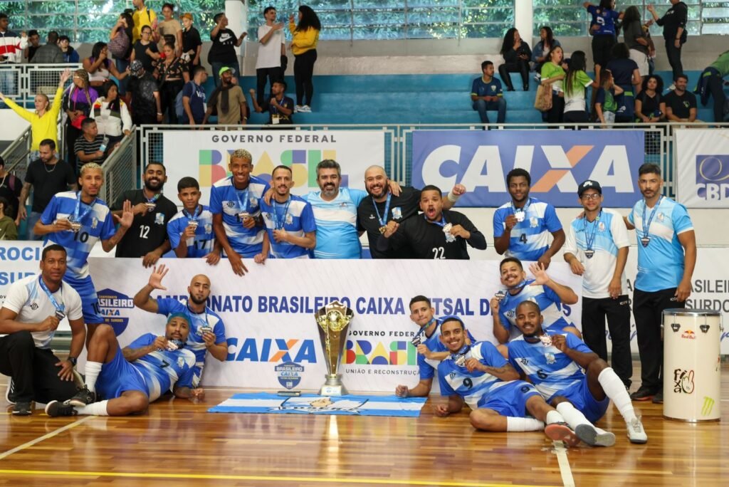 #descriçãodaimagem #pratodosverem foto da equipe do Rio de Janeiro, campeã no Masculino.