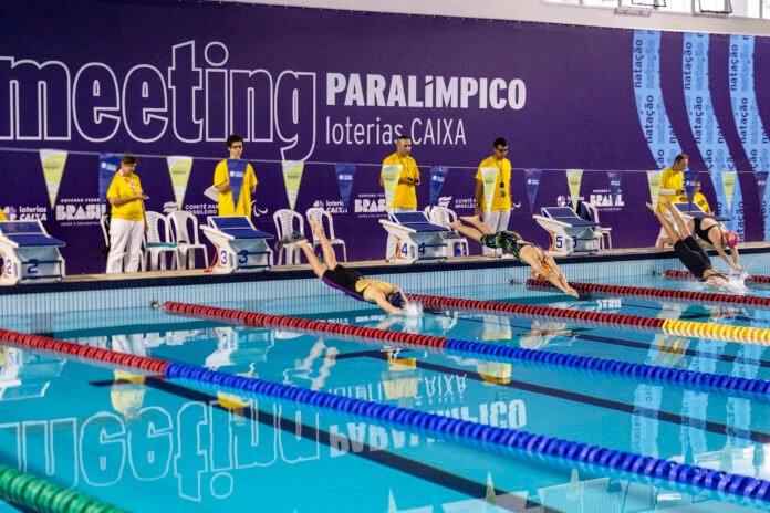 #descriçãodaimagem #pratodosverem foto da competição da Natação no Meeting Paralímpico.