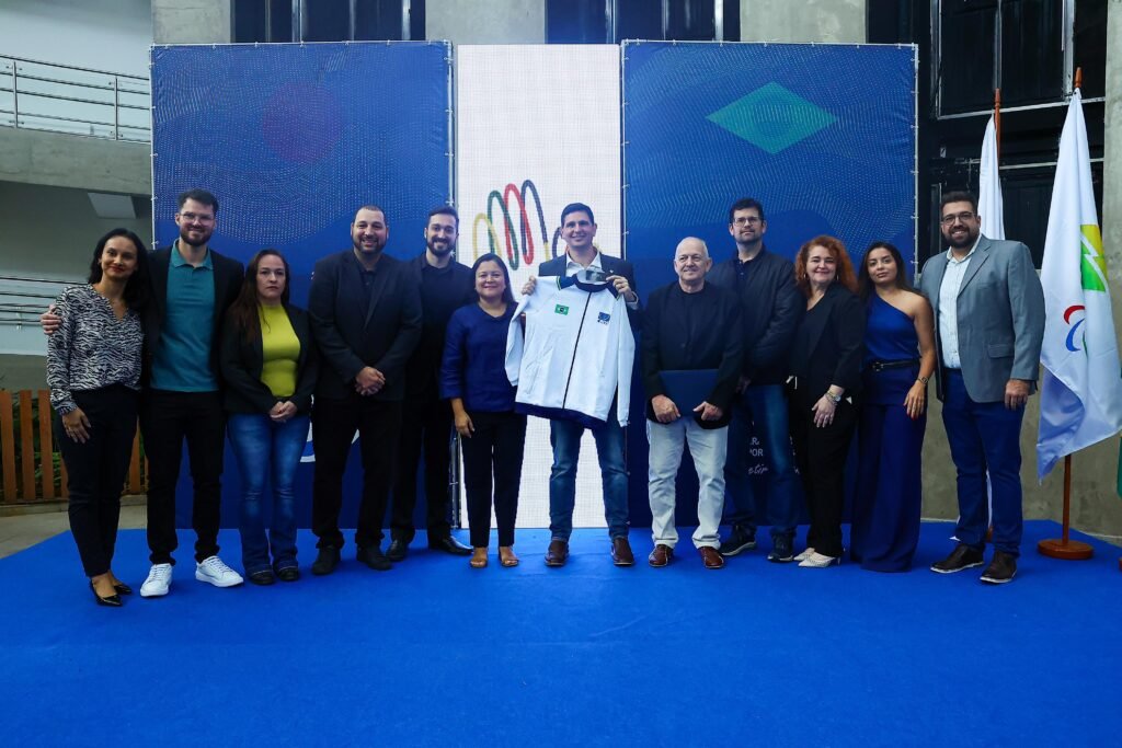 #descriçãodaimagem #pratodosverem foto do Secretário Nacional do Paradesporto, Fabio Araujo, que representou o Ministro do Esporte na cerimônia