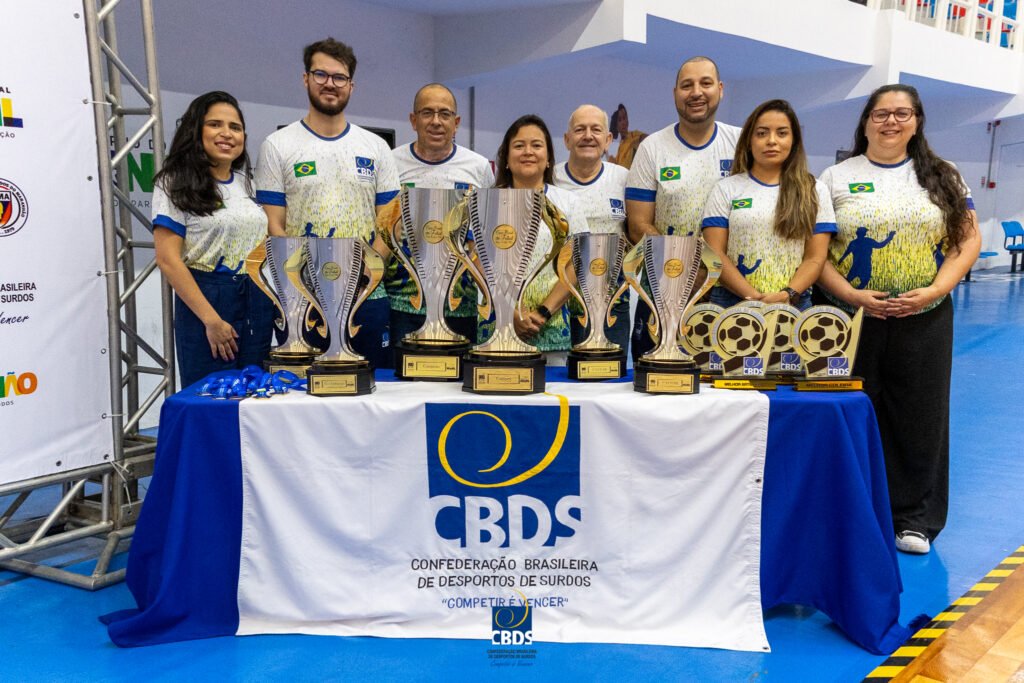 #descriçãodaimagem #pratodosverem foto da equipe da CBDS.