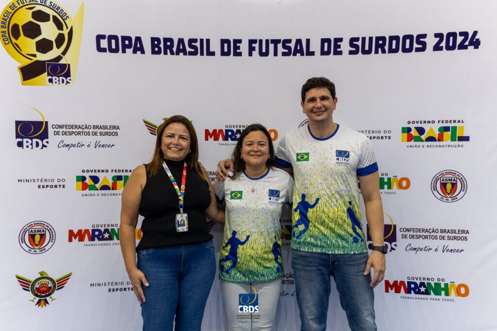 #descriçãodaimagem #pratodosverem foto de autoridades durante o evento.