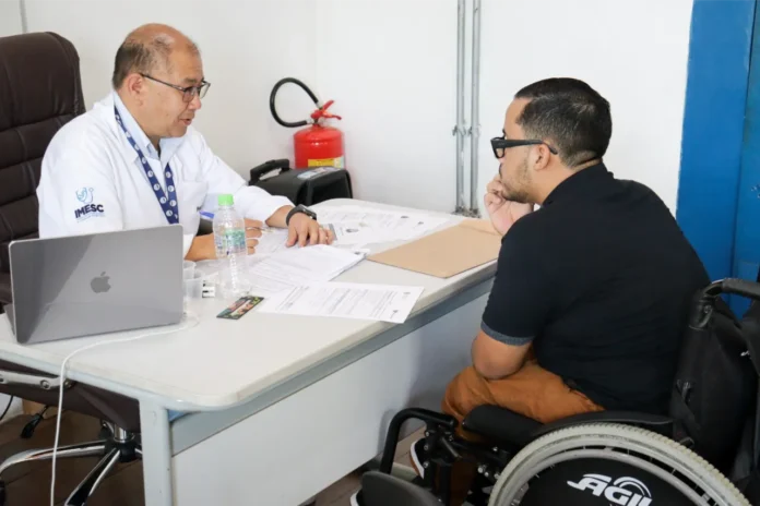 Governo de SP capacita médicos peritos para ampliar acesso ao trabalho para pessoas com deficiência